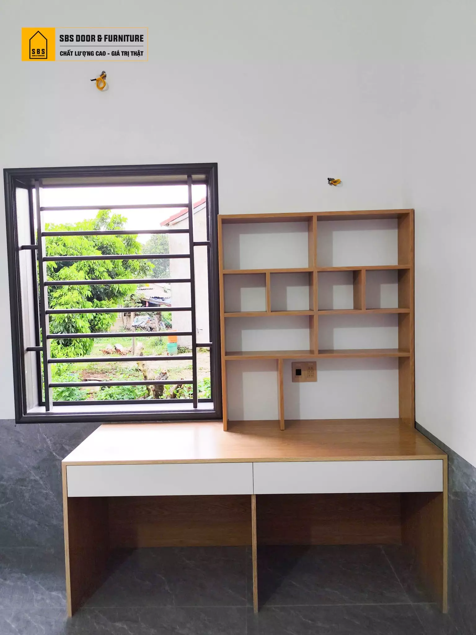có nên làm bàn học nhựa không
