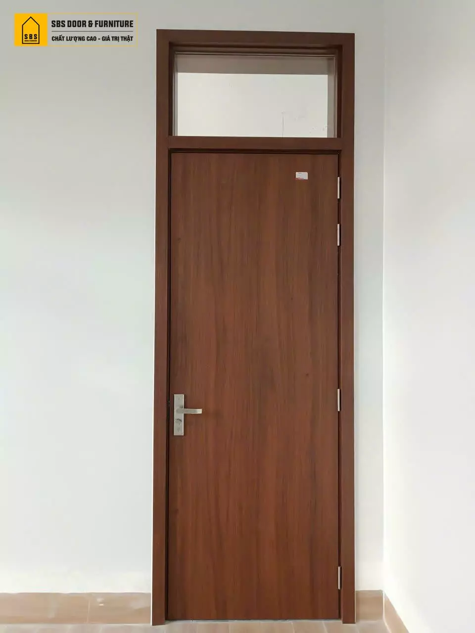 Mẫu cửa nhựa 1 cánh có ô kính lấy sáng