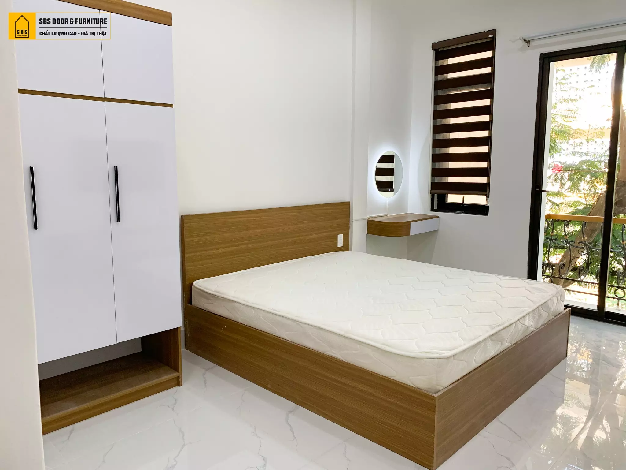 Nội thất nhựa phòng ngủ SBS DOOR thi công đa dạng với giường ngủ, tủ áo quần, tab đầu giường, bàn trang điểm, kệ tivi,...
