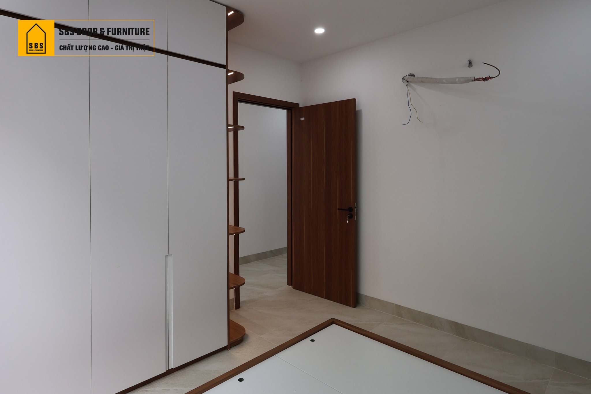 phòng ngủ nên dùng loại cửa nhựa nào
