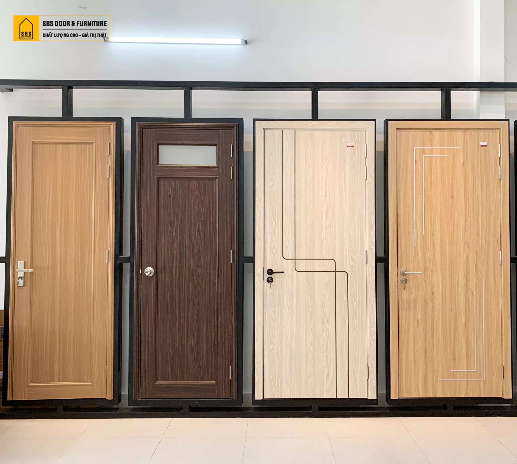 thi công cửa nhựa Composite