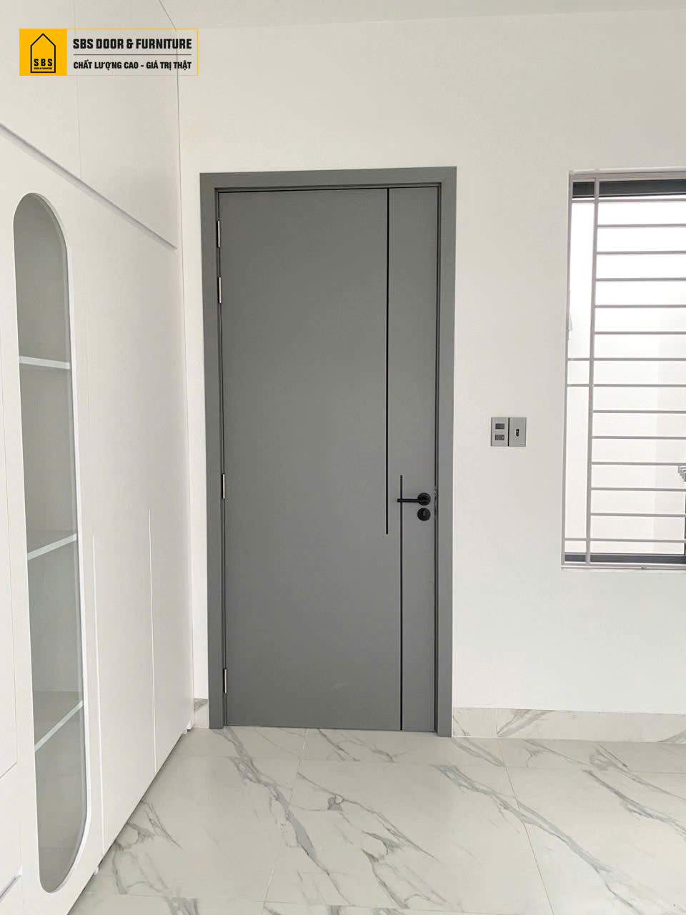 Cửa nhựa gỗ Composite màu xám chống ẩm mốc, mối mọt