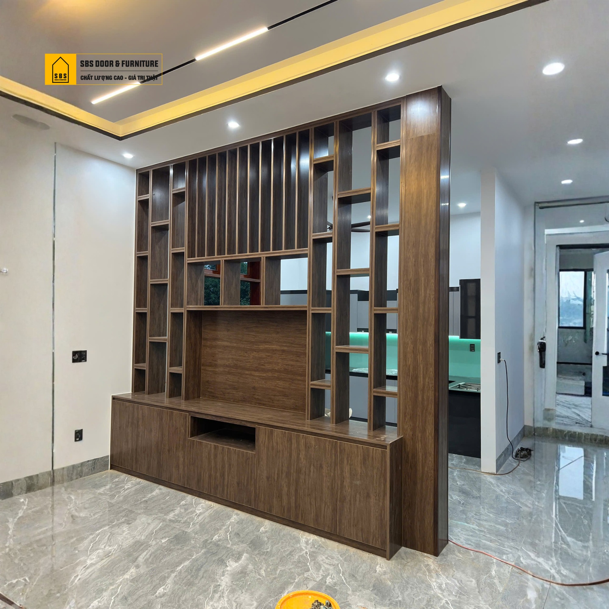 SBS DOOR thi công vách ngăn nhựa với đa dạng mẫu mã