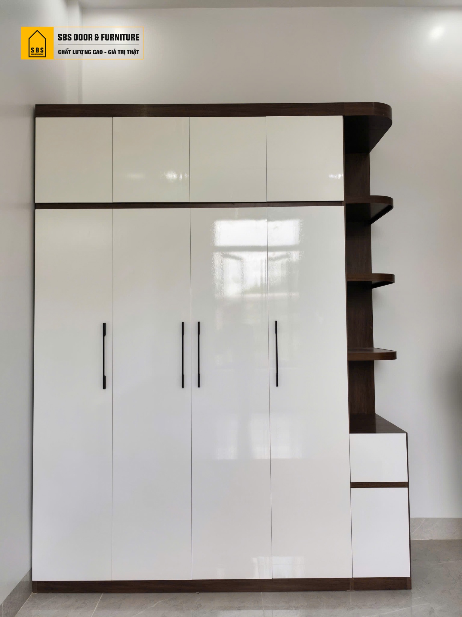 Thiết kế tủ nhựa 4 cánh phù hợp gia đình nhiều thành viên. 