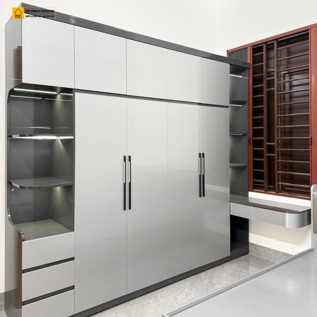 Thiết kế tủ quần áo nhựa 4 cánh nhiều công năng cho phòng ngủ hiện đại.