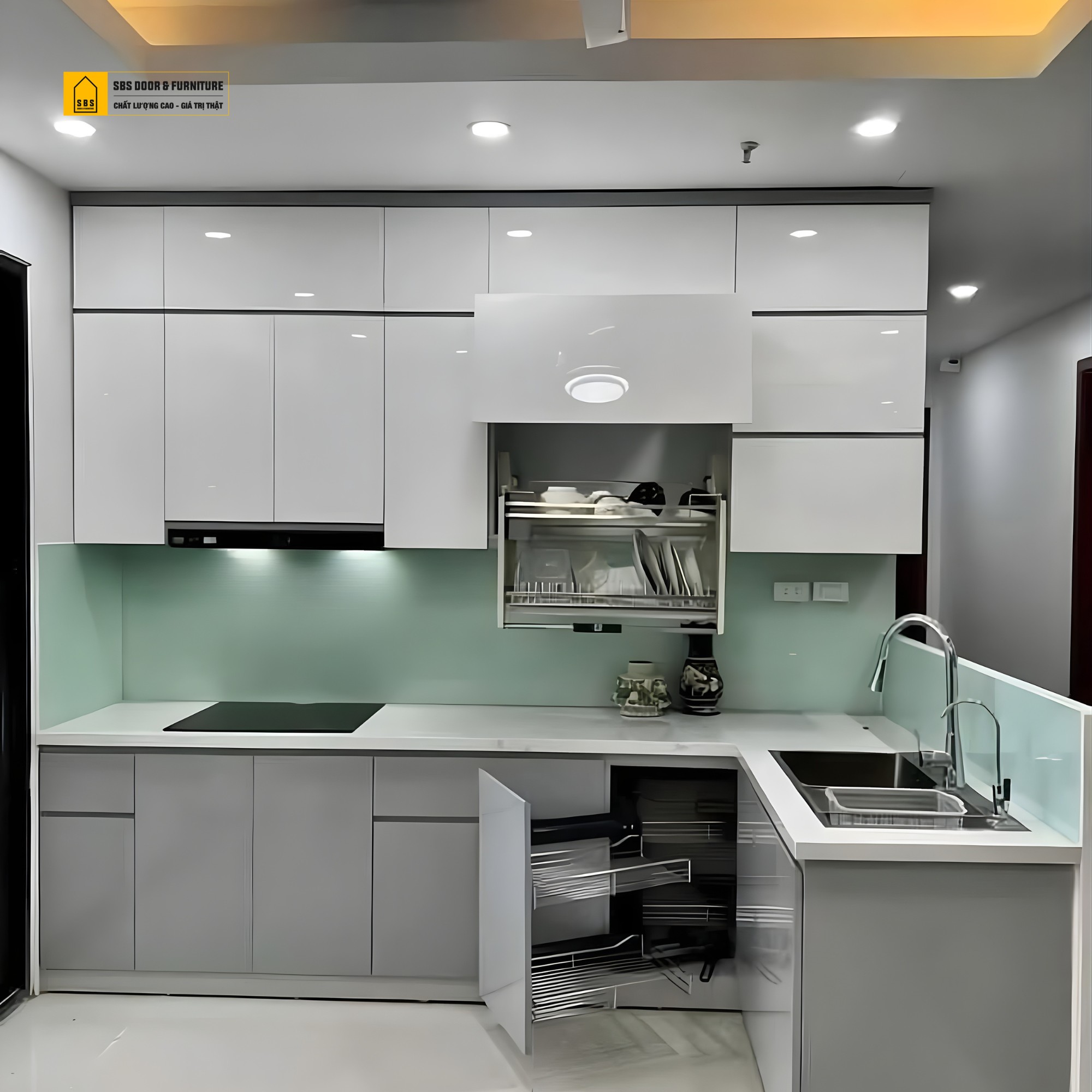 Mẫu tủ bếp nhựa acrylic kịch trần hiện đại