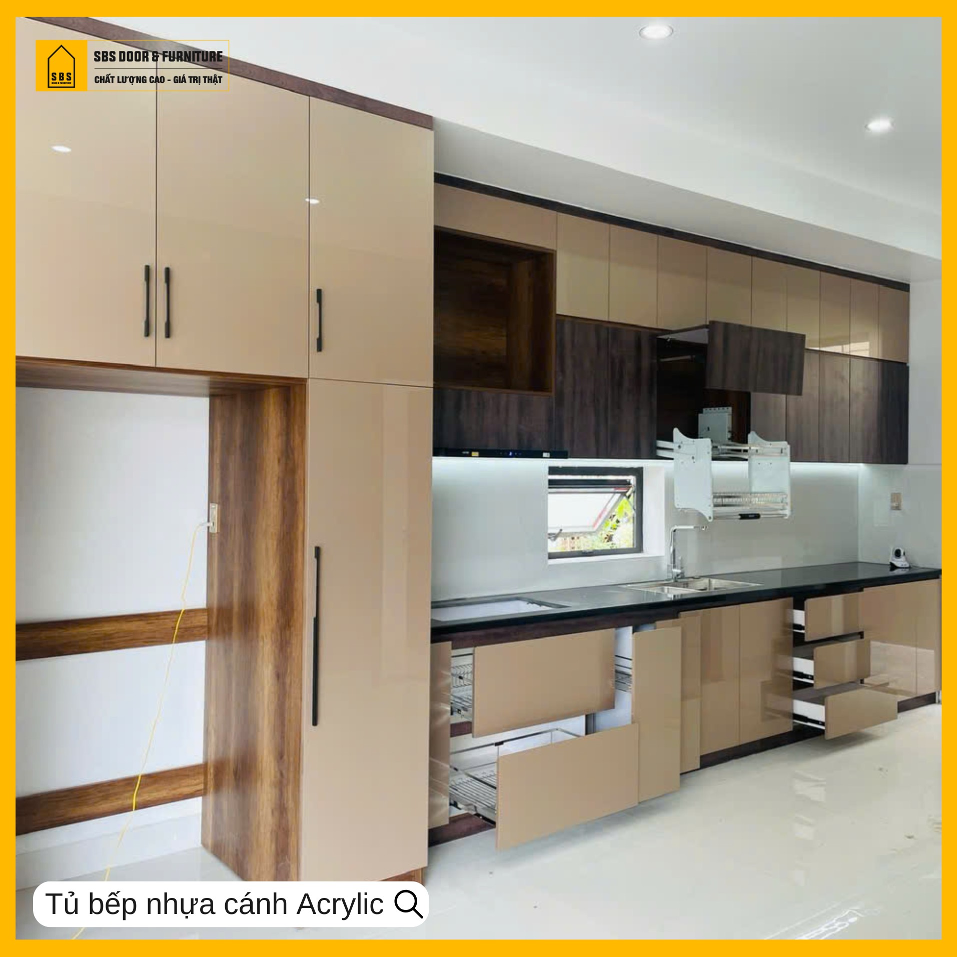 SBS DOOR thi công tủ bếp nhựa Acrylic kịch trần