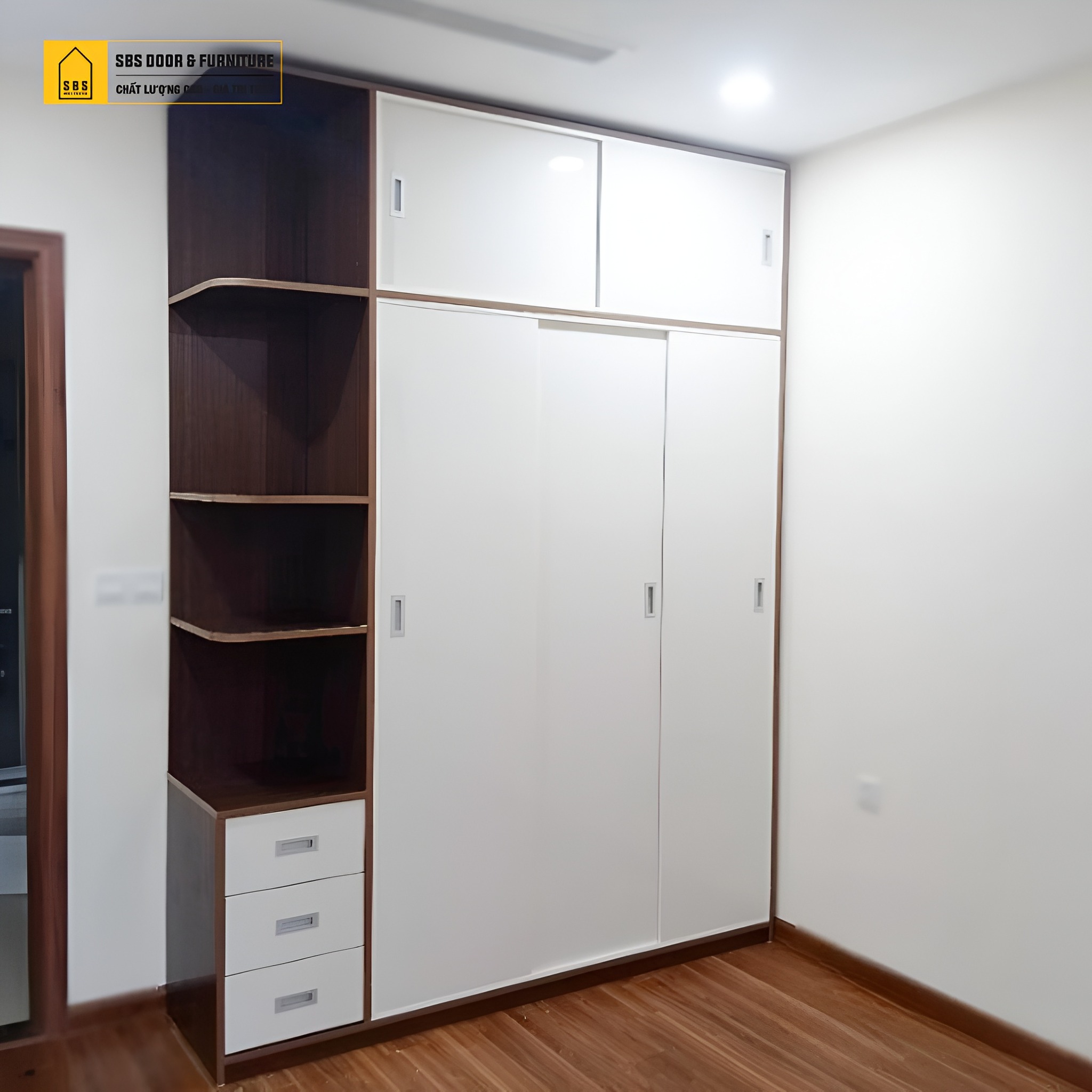   Thiết kế tủ nhựa cửa lùa hiện đại, tiết kiệm diện tích.